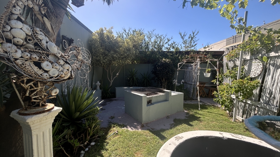 4 Bedroom Property for Sale in Sunningdale Western Cape